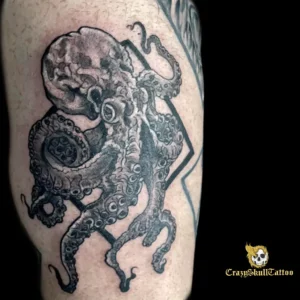 Tatouage d'un poulpe par Crazyskulltattoo tatoueur à Poitiers
